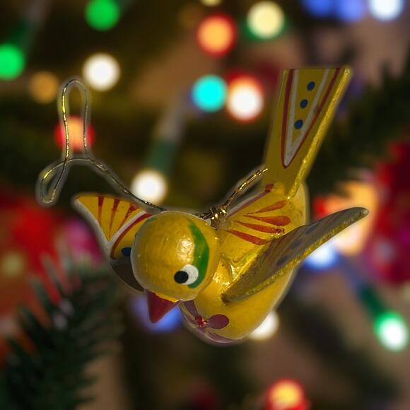 Hand Painted Vtg Wooden Bird Ornament Folk Art Yellow Red Green Holiday Decor - Picture 1 of 12